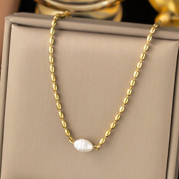 Yellow Gold Women's Luxury Vintage Style Gold Plated Stainless Steel Necklace - Picture 7 of 7
